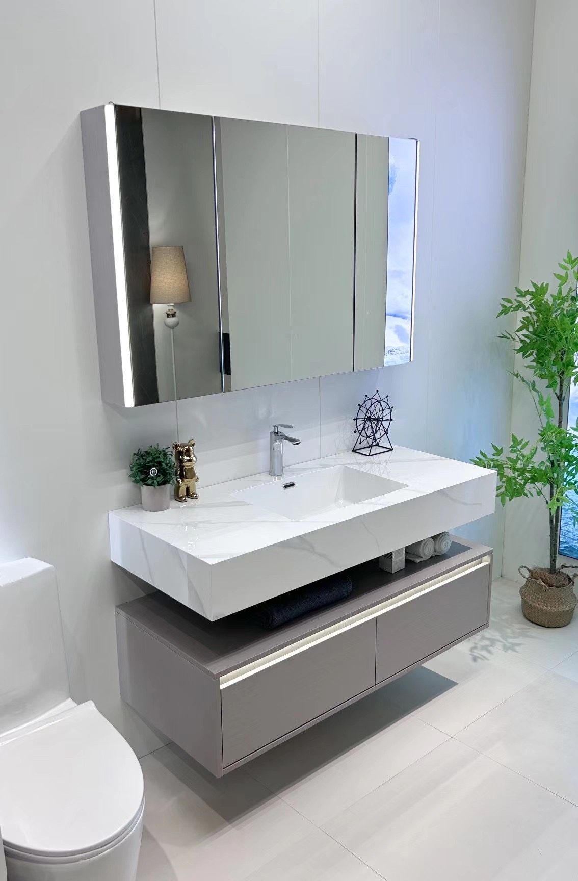 quartz vanity with soft-closing doors 678